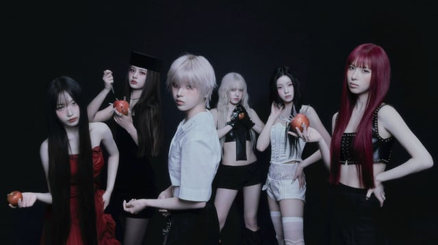 NMIXX Regular 1st album Group image/photo courtesy = JYP Entertainment