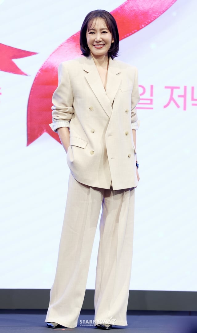 배우 유호정이 28일 서울 구로구 더세인트에서 진행된 KBS 2TV 주말드라마 '사랑을 처방해 드립니다' 제작발표회에 참석해 포즈를 취하고 있다. /2026.01.28 /사진=김휘선 hwijpg@