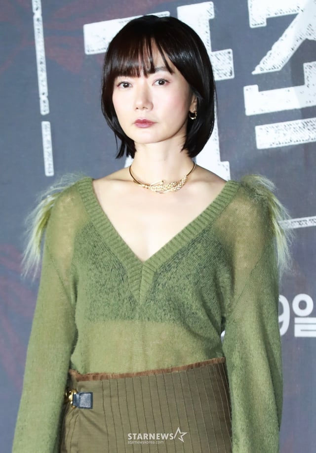 배우 배두나가 26일 오후 서울 몬드리안 이태원 호텔에서 진행된 쿠팡플레이 오리저널 시리즈 '가족계획' 제작발표회에 참석해 포즈를 취하고 있다. /2024.11.26 /사진=이동훈 photoguy@
