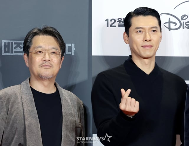 (서울=뉴스1) 권현진 기자 = 우민호 감독과 배우 현빈(오른쪽)이 15일 서울 강남구 코엑스 메가박스에서 진행된 디즈니+ 오리지널 시리즈 '메이드 인 코리아' VIP 시사회에 참석해 포즈를 취하고 있다. '메이드 인 코리아'는 1970년대 혼란과 도약이 공존했던 대한민국, 국가를 수익모델로 삼아 부와 권력의 정점에 오르려는 사내 백기태(현빈 분)와 그를 끝까지 추적하는 검사 장건영(정우성 분)이 시대를 관통하는 거대한 사건들과 직면하는 이야기를 그린 작품이다. 2025.12.15/뉴스1 Copyright © 뉴스1. All rights reserved. 무단 전재 및 재배포, AI학습 이용 금지. /사진=(서울=뉴스1) 권현진 기자