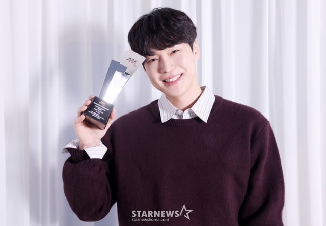 'AAA 2025' 이모티브상 수상자 배우 강유석 /사진=김휘선 기자 hwijpg@