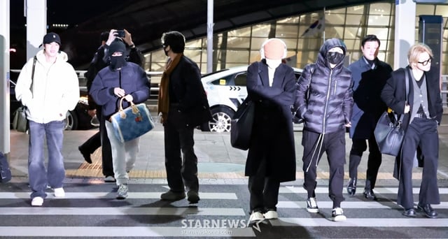 그룹 방탄소년단(BTS) RM, 제이홉, 슈가, 정국, 지민, 진, 뷔가 해외 일정 차 2일 오후 인천국제공항을 통해 출국하고 있다. 2026.02.02 /사진=임성균 tjdrbs23@