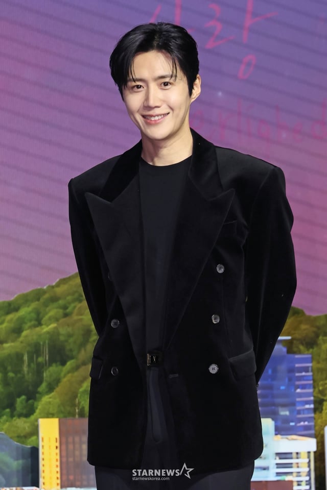 배우 김선호가 13일 오전 서울 강남구 조선 팰리스 호텔에서 진행된 넷플릭스 오리지널 시리즈 '이 사랑 통역 되나요?' 제작발표회에 참석해 포즈를 취하고 있다. /2026.01.13 /사진=이동훈 photoguy@
