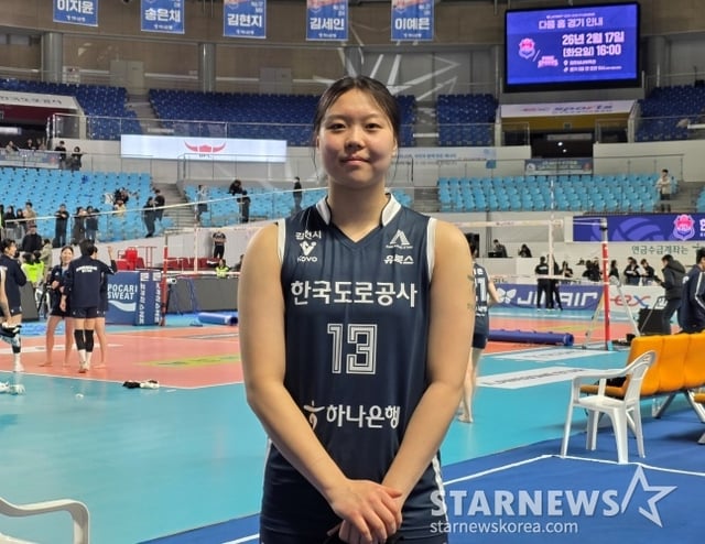 한국도로공사 이지윤이 3일 김천실내체육관에서 열린 진에어 2025~2026 V리그 정규리그 5라운드 정관장과 홈경기를 승리로 이끈 뒤 스타뉴스와 인터뷰에 응했다. /사진=김동윤 기자