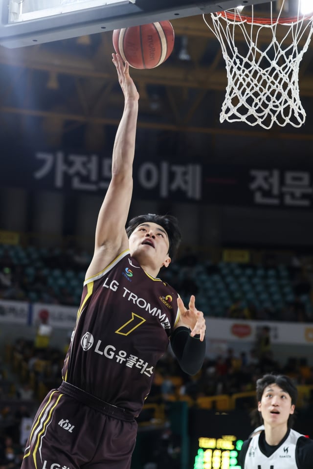유기상이 레이업을 올려놓고 있다. /사진=KBL 제공