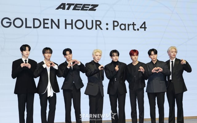 그룹 에이티즈(ATEEZ)가 5일 오후 서울 여의도 페어몬트 앰배서더 호텔에서 진행된 미니 13집 '골든 아워 : 파트 4'(GOLDEN HOUR : Part.4) 발매기념 기자간담회에 앞서 포즈를 취하고 있다. /2026.02.05 /사진=이동훈 photoguy@