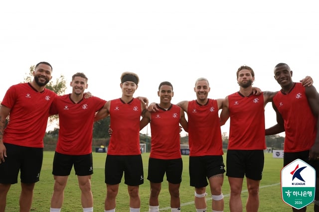 경기별 엔트리 등록·출전 가능 수(5명)보다 많은 7명의 외국인 선수를 영입한 부천FC. 왼쪽부터 가브리엘, 갈레고, 카즈, 티아깅요, 바사니, 패트릭 몬타뇨. /사진=한국프로축구연맹 제공