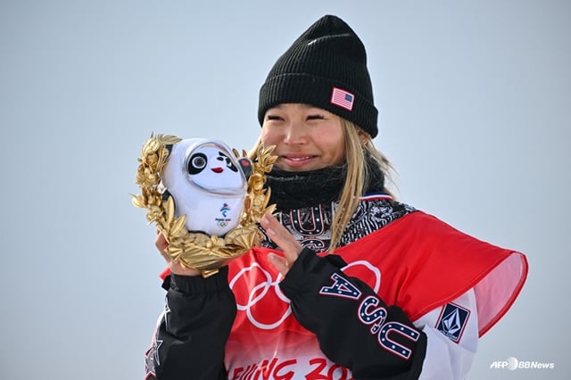 Chloe Kim, người đã giành huy chương vàng tại Thế vận hội mùa đông Bắc Kinh 2022. /AFPBBNews = Tin tức 1