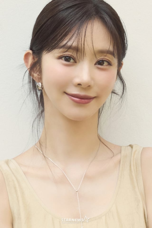 tvN 드라마 '스프링 피버'의 배우 이주빈이 13일 진행된 라운드 인터뷰를 위해 포즈를 취하고 있다. /사진제공=키이스트 2026.02.13 /사진=이동훈 photoguy@