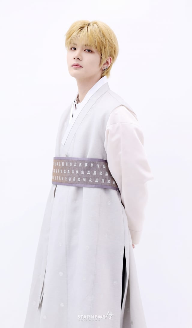 그룹 아크 한복 인터뷰 /사진=김휘선 기자 hwijpg@