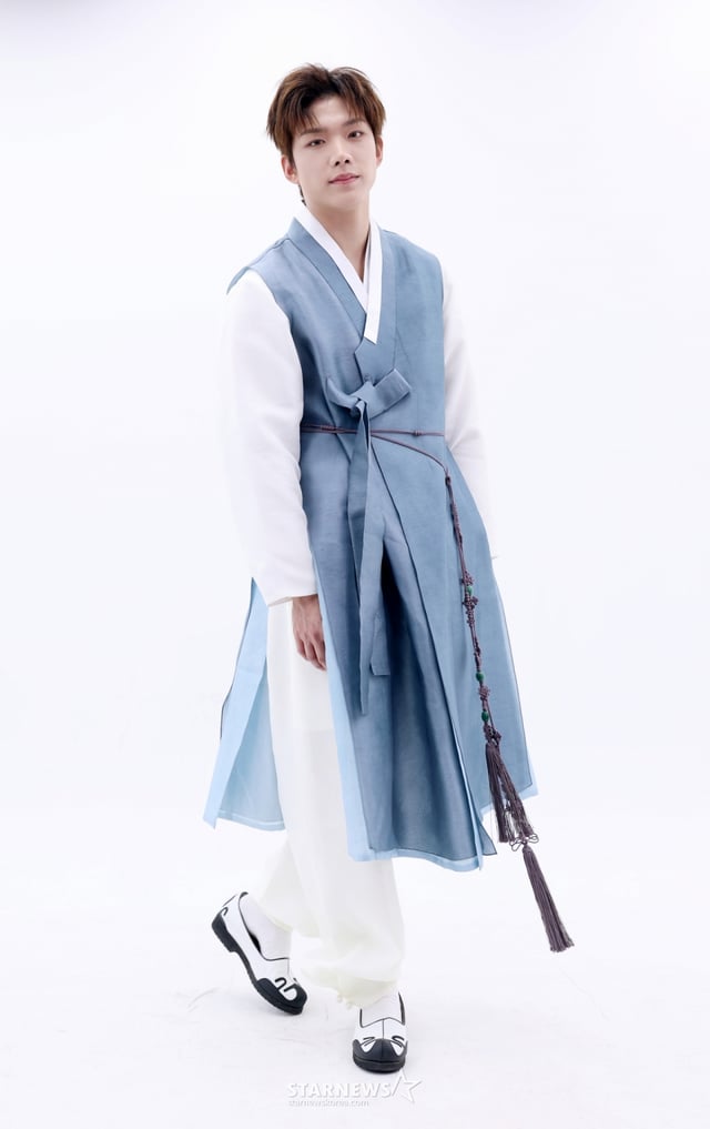 그룹 아크 한복 인터뷰 /사진=김휘선 기자 hwijpg@