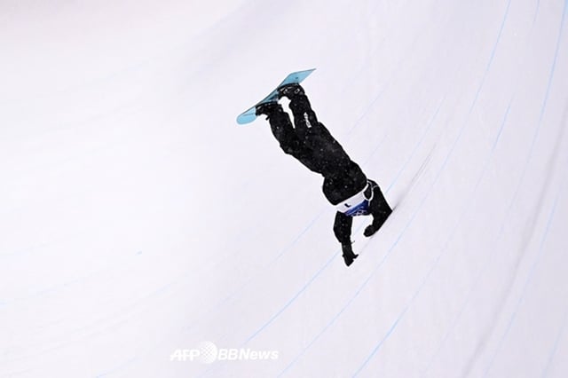 최가온이 넘어지는 장면. /AFPBBNews=뉴스1