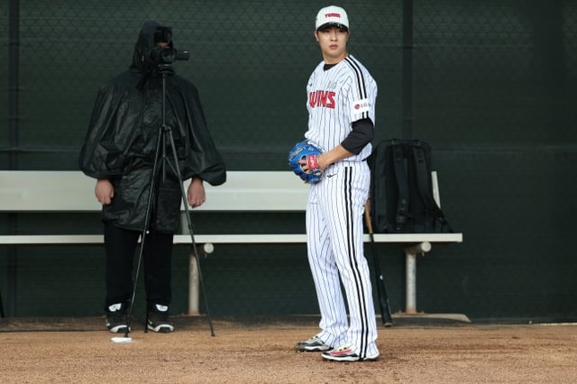 이정용(가운데)이 최근 미국 애리조나주 스코츠데일에서 열린 2026 LG 스프링캠프에서 훈련 중이다. /사진=LG 트윈스 제공ㅍ