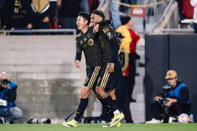 Son Heung-min and Dennis Buanga are putting their arms around each other during the first round of the U.S. Major League Soccer (MLS) at the LA Memorial Coliseum in LA, California, USA at 11:30 a.m. on the 22nd (Korea time). /Photo = Los Angeles FC Official Social Network Service (SNS)
