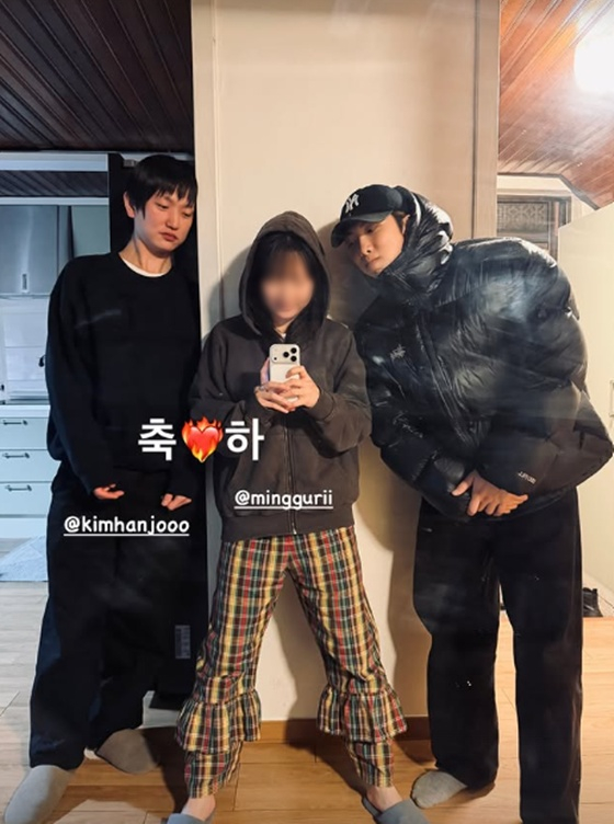 김한주(왼쪽부터) 그의 예비 신부, RM /사진=RM 인스타그램