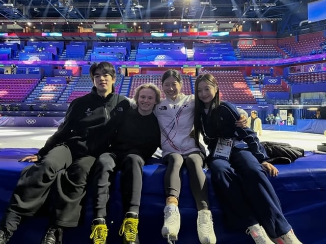 올림픽을 모두 마친 뒤 기념 촬영을 하고 있는 차준환(왼쪽부터), 말리닌, 이해인, 신지아. /사진=이해인 공식 SNS