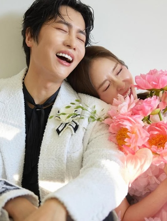 문원, 신지 /사진=신지 SNS