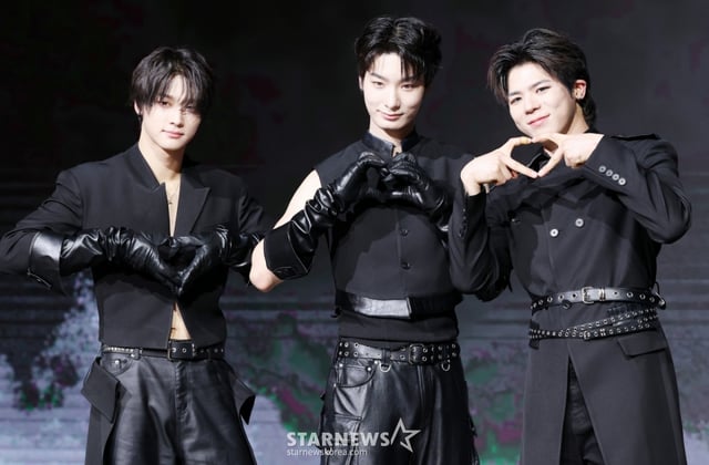 그룹 빅오션이 3일 서울 마포구 쇼킹 케이팝 센터에서 진행된 미니3집 'THE GREATEST BATTLE' 발매 기념 쇼케이스에서 포즈를 취하고 있다. /2026.03.03 /사진=김휘선 hwijpg@