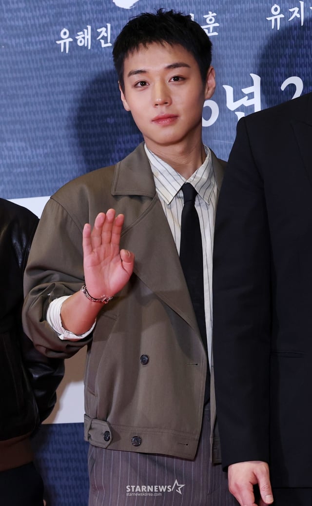 배우 박지훈이 1월 27일 서울 송파구 롯데시네마 월드타워에서 진행된 영화 '왕과 사는 남자' VIP 시사회 포토월에 참석해 포즈를 취하고 있다. /2026.01.27 /사진=김휘선 hwijpg@