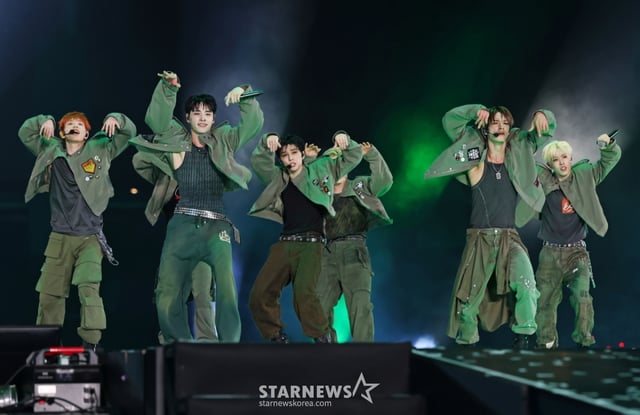 그룹 넥스지가 7일 가오슝 내셔널 스타디움에서 진행된 스타뉴스 주최 '10주년 아시아 아티스트 어워즈 2025(10th Anniversary Asia Artist Awards 2025, '10주년 AAA 2025')를 기념하는 'ACON 2025'에서 멋진 무대를 선보이고 있다. 'ACON 2025'는 'AAA'의 10주년을 기념하고 함께 축하하는 의미에서 열리는 페스타로, 배우 이준영과 i-dle(아이들) 슈화, 크래비티 앨런, 키키 수이가 MC를 맡아 'ACON 2025'를 이끌고 QWER(큐더블유이알), 넥스지(NEXZ), 아홉(AHOF), 애쉬 아일랜드(Ash Island), 에이티즈(ATEEZ), 우즈(WOODZ), 이이경, 최예나(YENA), 키스오브라이프(KISS OF LIFE), 키키(KiiiKiii), 킥플립(KickFlip), 크래비티(CRAVITY), 싸이커스(xikers), SB19(에스비나인틴) 등이 출연했다. /2025.12.07 /사진=이동훈 photoguy@