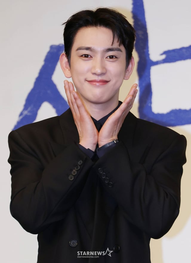 배우 박진영이 5일 오후 서울 구로구 더 링크호텔에서 진행된 JTBC 금요드라마 '샤이닝' 제작발표회에 참석해 포즈를 취하고 있다. 둘만의 세계를 공유하던 청춘들이 서로의 믿음이자 인생의 방향을 비춰주는 빛 그 자체가 되어가는 과정을 담은 드라마 '샤이닝'은 오는 6일 첫 방송된다. /2026.03.05 /사진=이동훈 photoguy@