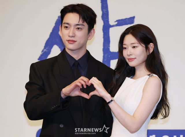 배우 박진영, 김민주가 5일 오후 서울 구로구 더 링크호텔에서 진행된 JTBC 금요드라마 '샤이닝' 제작발표회에 참석해 포즈를 취하고 있다.  둘만의 세계를 공유하던 청춘들이 서로의 믿음이자 인생의 방향을 비춰주는 빛 그 자체가 되어가는 과정을 담은 드라마 '샤이닝'은 오는 6일 첫 방송된다. /2026.03.05 /사진=이동훈 photoguy@