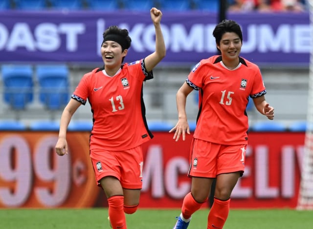 5일(한국시간) 호주 골드코스트의 골드코스트 스타디움에서 열린 2026 AFC 여자 아시안컵 조별리그 A조 2차전 필리핀전에서 득점에 성공한 뒤 기뻐하고 있는 박수정(왼쪽). /사진=AFC 제공