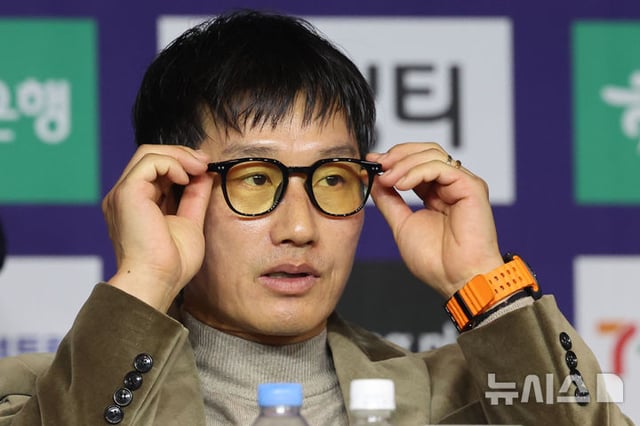 Lee Jung-hyo, manager of Suwon Samsung. /Photo = Newsis