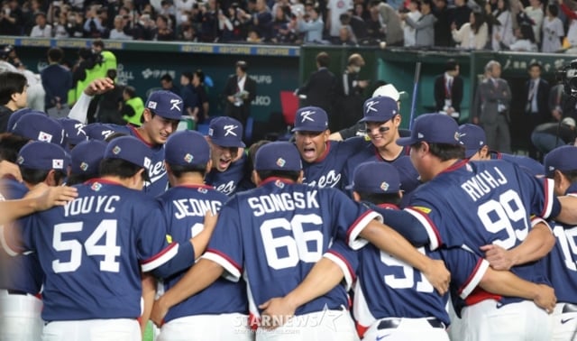 7일 일본전을 앞두고 파이팅으 외치는 선수단. /사진=강영조 선임기자