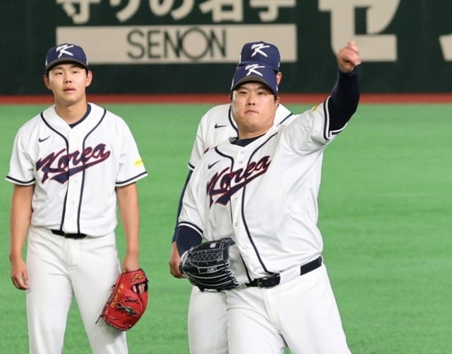 훈련하고 잇는 류현진. /사진=강영조 선임기자