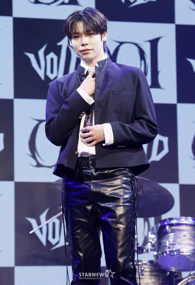 그룹 보이드 조주연이 11일 서울 종로구 SA HALL에서 진행된 첫 미니앨범 '01' 발매 기념 쇼케이스에서 포즈를 취하고 있다. /2026.03.11 /사진=김휘선 hwijpg@