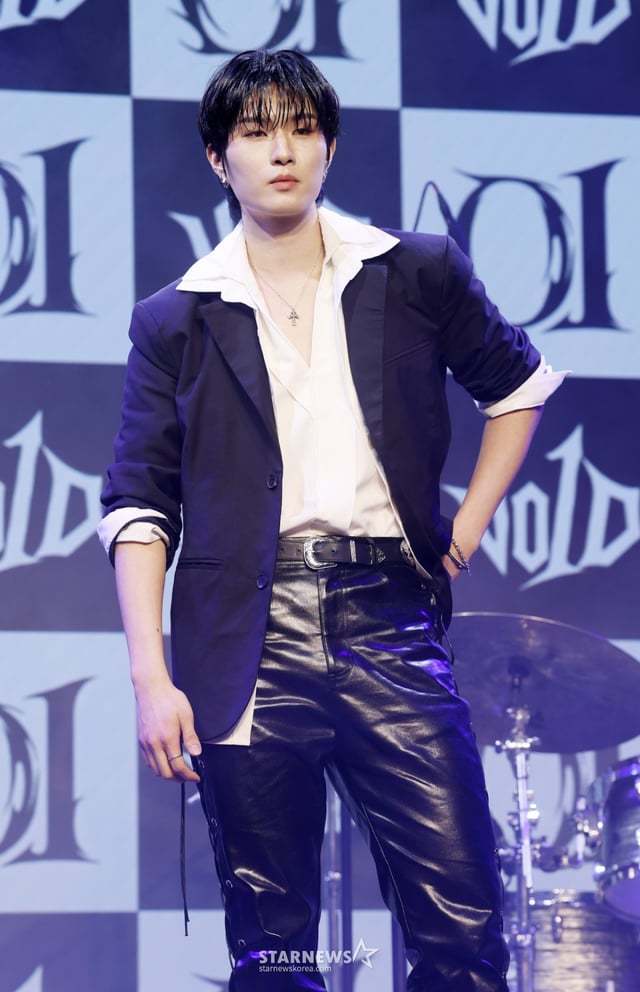 그룹 보이드 정지섭이 11일 서울 종로구 SA HALL에서 진행된 첫 미니앨범 '01' 발매 기념 쇼케이스에서 포즈를 취하고 있다. /2026.03.11 /사진=김휘선 hwijpg@