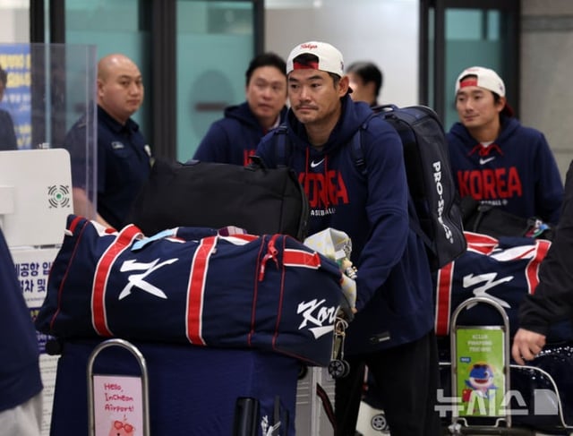 2026 월드베이스볼클래식(WBC) 대한민국 야구 대표팀이 16일 인천공항 제1여객터미널을 통해 입국하고 있다. /사진=뉴시스