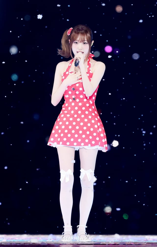 가수 최예나가 7일 가오슝 내셔널 스타디움에서 진행된 스타뉴스 주최 '10주년 아시아 아티스트 어워즈 2025(10th Anniversary Asia Artist Awards 2025, '10주년 AAA 2025')를 기념하는 'ACON 2025'에서 멋진 무대를 선보이고 있다. 'ACON 2025'는 'AAA'의 10주년을 기념하고 함께 축하하는 의미에서 열리는 페스타로, 배우 이준영과 i-dle(아이들) 슈화, 크래비티 앨런, 키키 수이가 MC를 맡아 'ACON 2025'를 이끌고 넥스지(NEXZ), 아홉(AHOF), 애쉬 아일랜드(Ash Island), 에이티즈(ATEEZ), 우즈(WOODZ), 이이경, 최예나(YENA), 키스오브라이프(KISS OF LIFE), 키키(KiiiKiii), 킥플립(KickFlip), 크래비티(CRAVITY), 싸이커스(xikers), SB19(에스비나인틴), QWER(큐더블유이알) 등이 출연한다. /2025.12.07 /사진=김휘선 hwijpg@