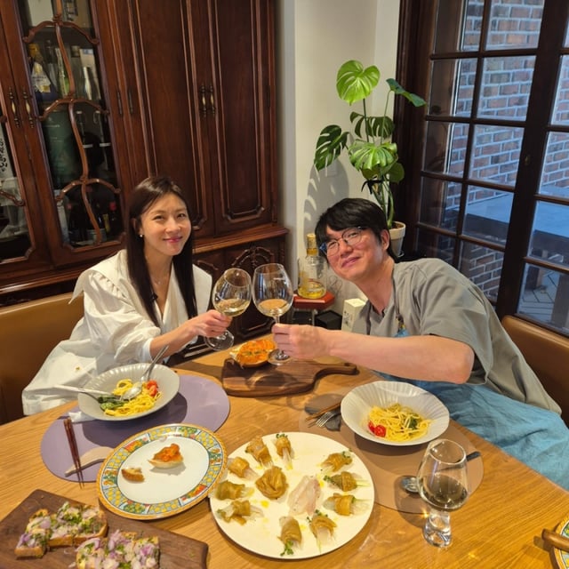 왼쪽부터 하지원, 성시경 /사진=성시경 인스타그램
