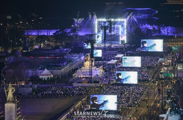 (서울=뉴스1) 사진공동취재단 = 방탄소년단(BTS)이 21일 서울 광화문광장에서 'BTS 컴백 라이브: 아리랑' 발매 기념 컴백 공연을 하고 있다. 2026.3.21/뉴스1 Copyright © 뉴스1. All rights reserved. 무단 전재 및 재배포, AI학습 이용 금지. /사진=(서울=뉴스1) 사진공동취재단