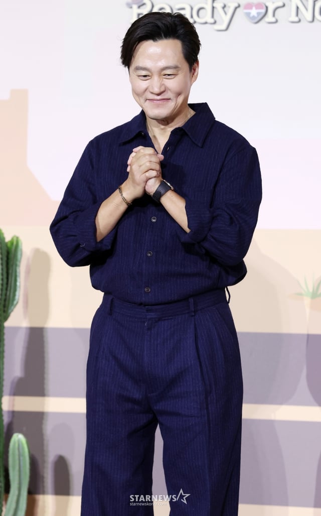 배우 이서진이 24일 서울 용산구 CGV 아이파크몰에서 진행된 넷플릭스 예능 '이서진의 달라달라' 제작발표회에서 포즈를 취하고 있다. /2026.03.24 /사진=김휘선 hwijpg@