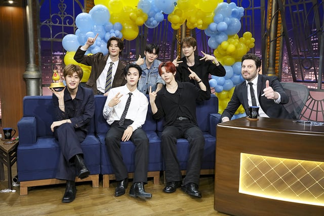 라이즈 브라질 TV 토크쇼 '더 노이치' 현장 이미지 /사진제공=ⓒ The Noite com Danilo Gentili)