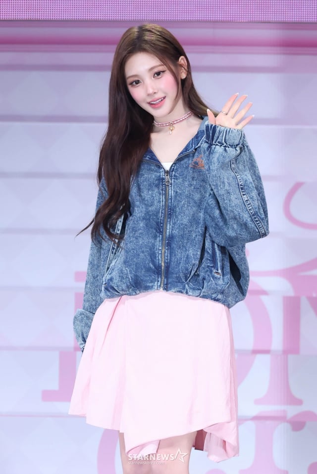 걸그룹 베이비돈크라이(Baby DONT cry) 이현이 24일 서울 용산구 블루스퀘어에서 진행된 미니 1집 ‘애프터 크라이'(AFTER CRY) 발매기념 쇼케이스에서 포즈를 취하고 있다. /2026.03.24 /사진=이동훈 photoguy@