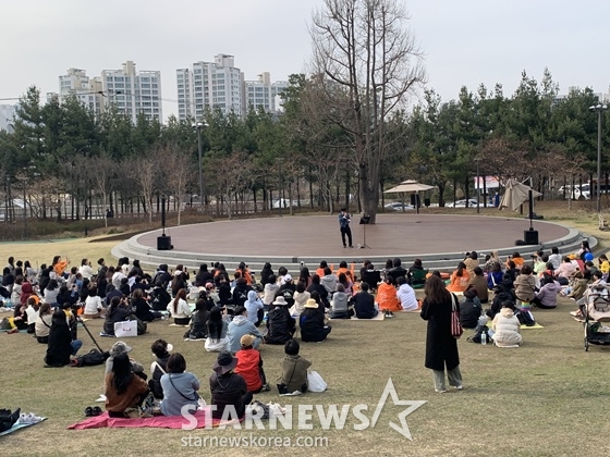 김동완 버스킹 /사진=허지형 기자