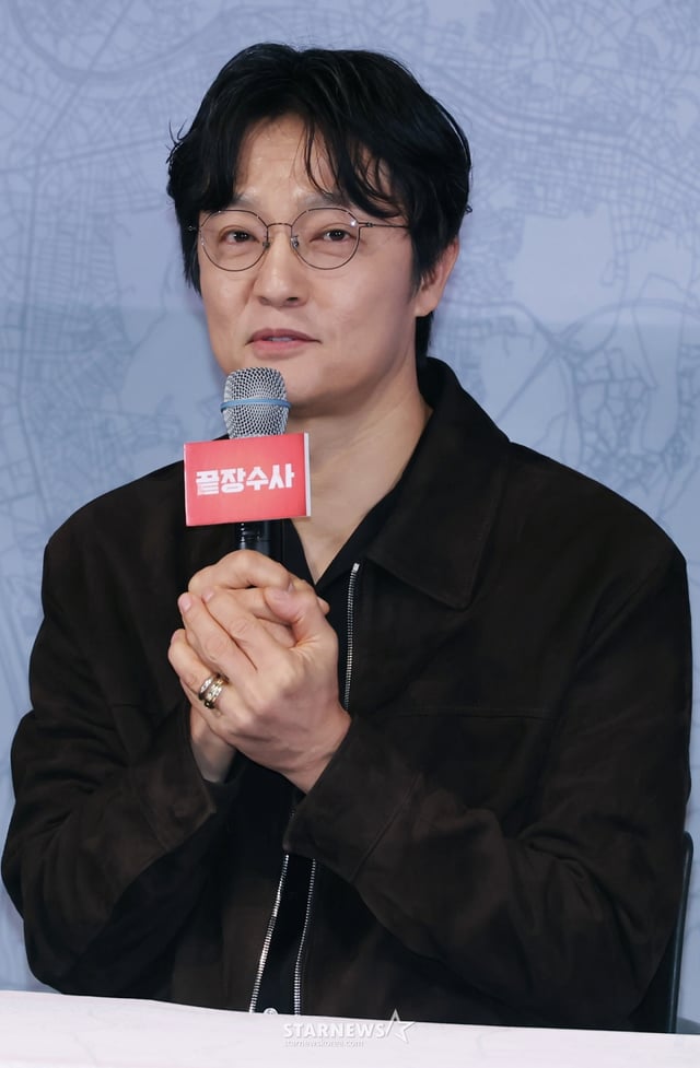배우 조한철이 25일 오후 서울 CGV용산아이파크몰에서 진행된 영화 '끝장수사'(감독 박철환) 언론배급시사회 및 기자간담회에 첨석해 질문에 답하고 있다. /2026.03.25 /사진=이동훈 photoguy@
