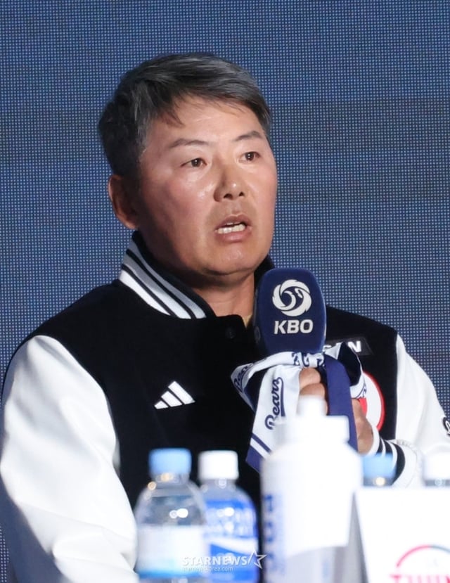 김원형 두산 감독이 26일 KBO 미디어 데이에서 발언하고 있다. /사진=김진경 대기자