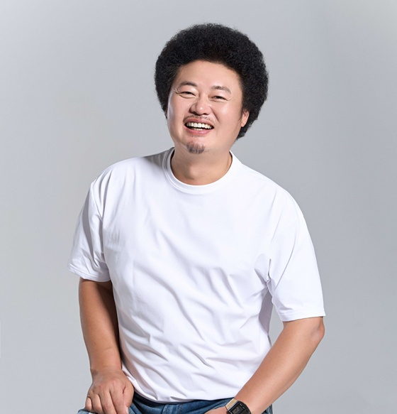 윤택 /사진제공=디씨엘이엔티