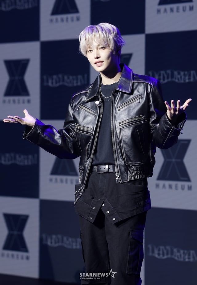 가수 장한음이 30일 서울 강남구 성암아트홀에서 진행된 두 번째 EP 앨범 'DAYDREAM' 발매 기념 쇼케이스에서 포즈를 취하고 있다. /2026.03.30 /사진=김휘선 hwijpg@