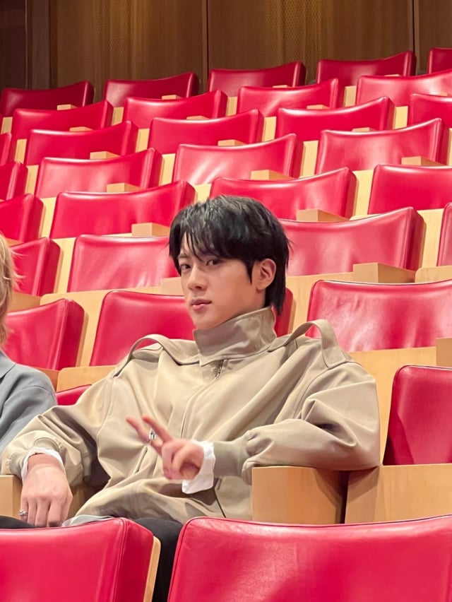 /사진=진 SNS
