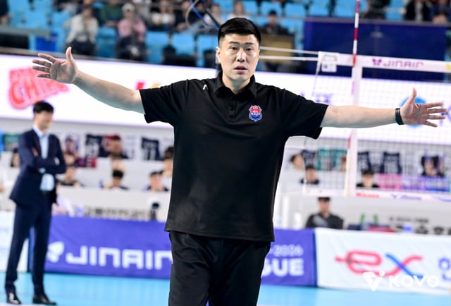 김영래 한국도로공사 감독대행. /사진=한국배구연맹 제공