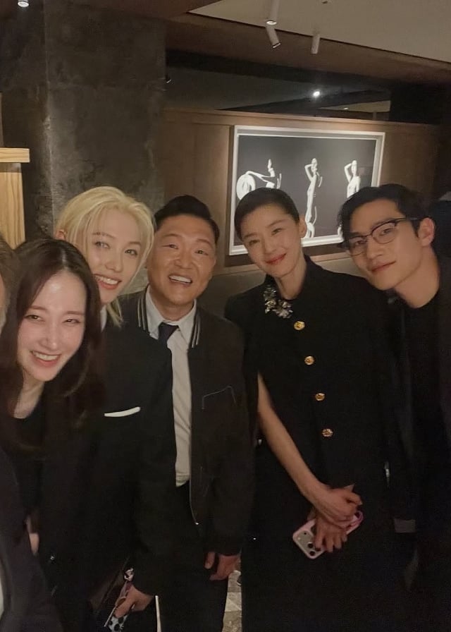 왼쪽부터 전종서, 필릭스, 싸이, 전지현, 노상현 /사진=마크롱 프랑스 대통령 공식 인스타그램