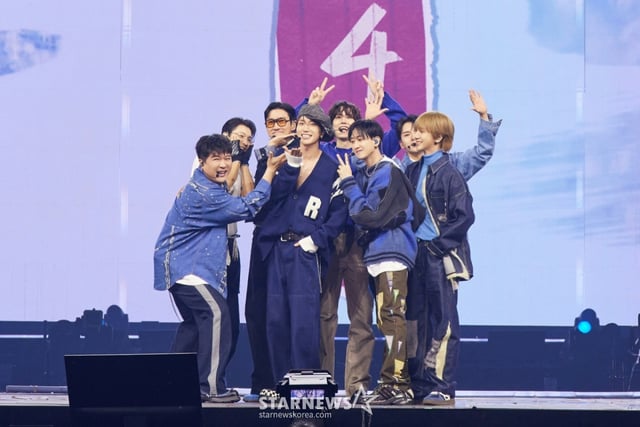 그룹 슈퍼주니어가 12일 서울 고척스카이돔에서 진행된 에스엠타운 라이브 2025 '더 컬처, 더 퓨처' 인 서울(SMTOWN LIVE 2025 'THE CULTURE, THE FUTURE' in SEOUL) 콘서트에서 멋진 무대를 펼치고 있다. /사진제공=SM엔터테인먼트 2025.01.12 /사진=이동훈 photoguy@
