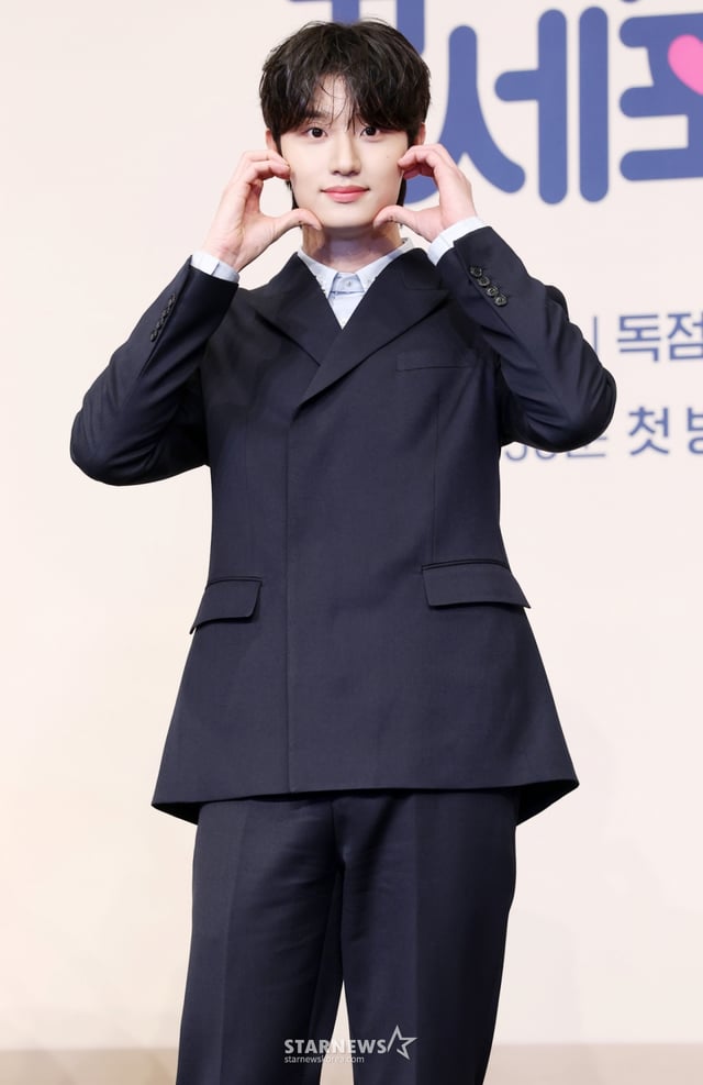 배우 김재원이 7일 서울 구로구 더링크 호텔에서 진행된 티빙 드라마 '유미의 세포들 시즌3' 제작발표회에 참석해 포즈를 취하고 있다. /2026.04.07 /사진=김휘선 hwijpg@