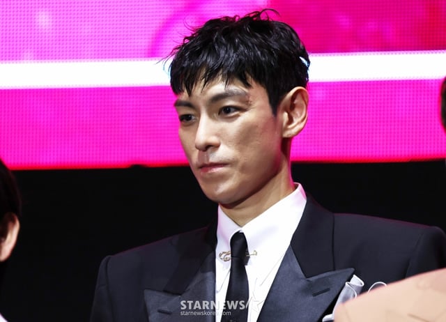 전 빅뱅 최승현(탑)이 2025년 6월 28일 서울 중구 시청광장에서 진행된 넷플릭스 '오징어게임' 마지막 시리즈 시즌3 공개 기념 팬이벤트에서 포즈를 취하고 있다. /사진=김휘선 hwijpg@